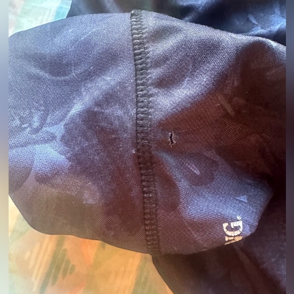 Mid Calf Workout Leggings - Picture 6 of 8